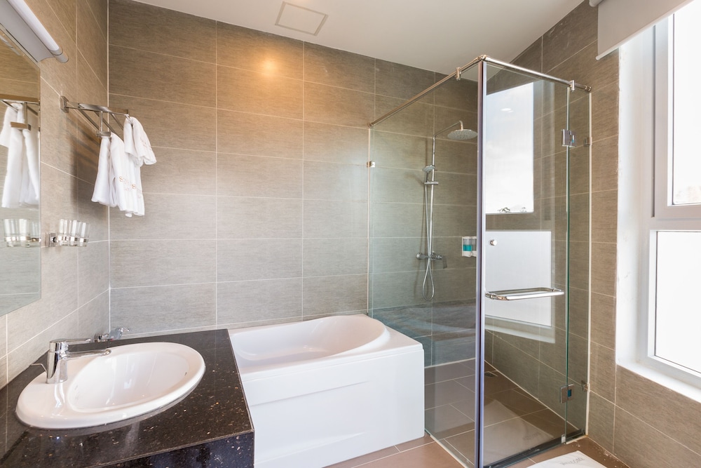 Capital O 585 Saigon Book Da Lat Hotel 36/64