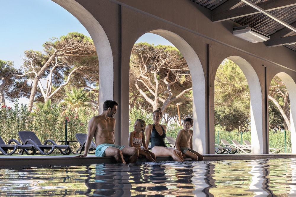 swimming pool spa