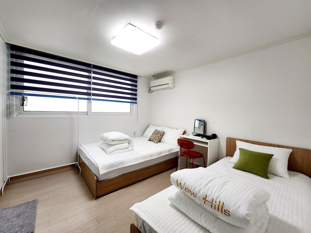 Deluxe, 1 Double and 1 Single Bed