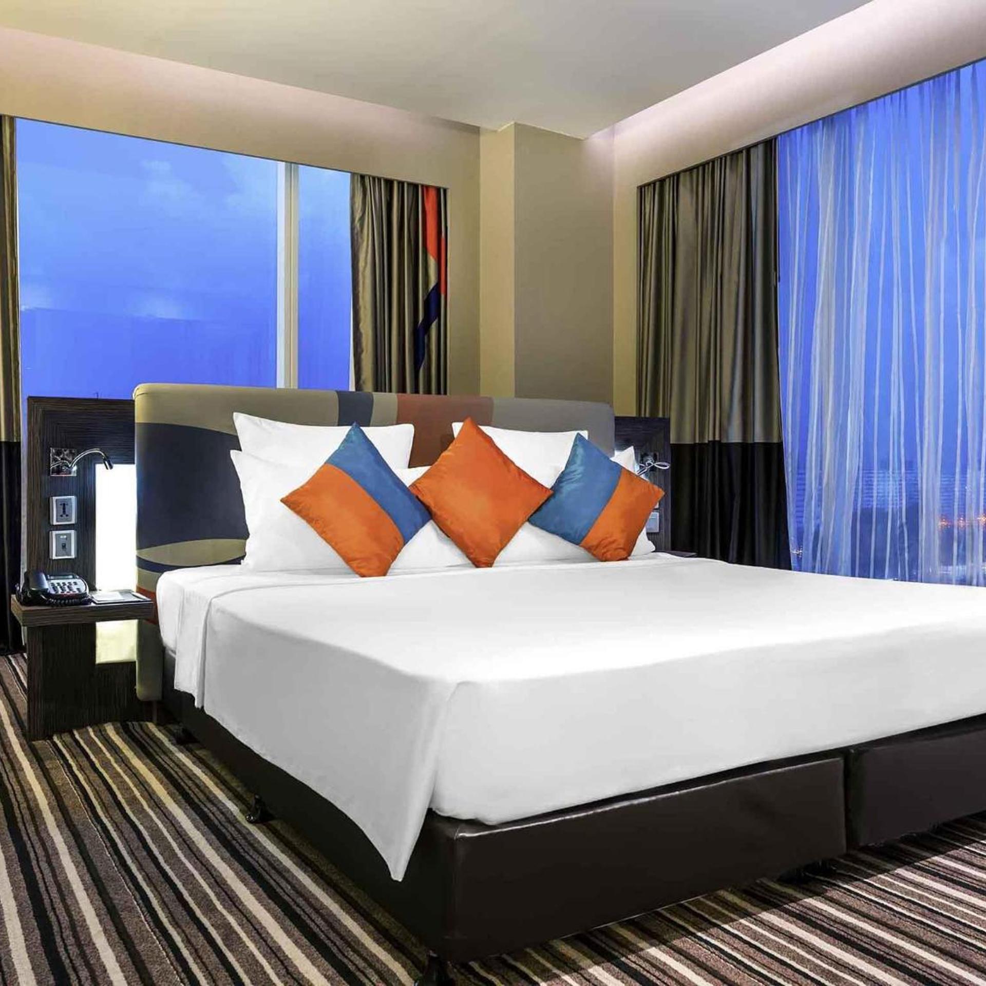 جناح بريميير، Novotel Bangkok Impact 4/10