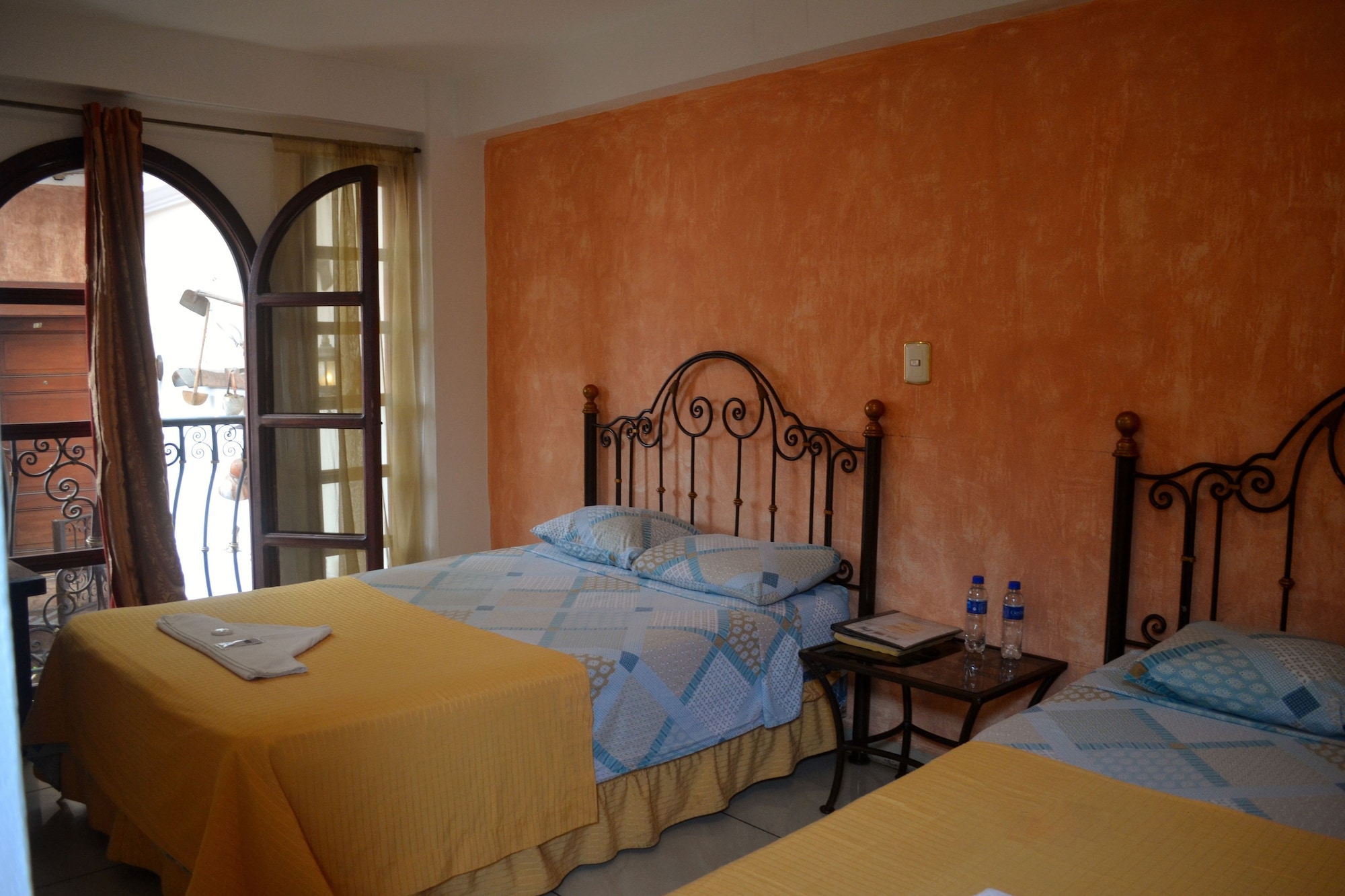 ROOM, TWIN BEDS, WITH FAN