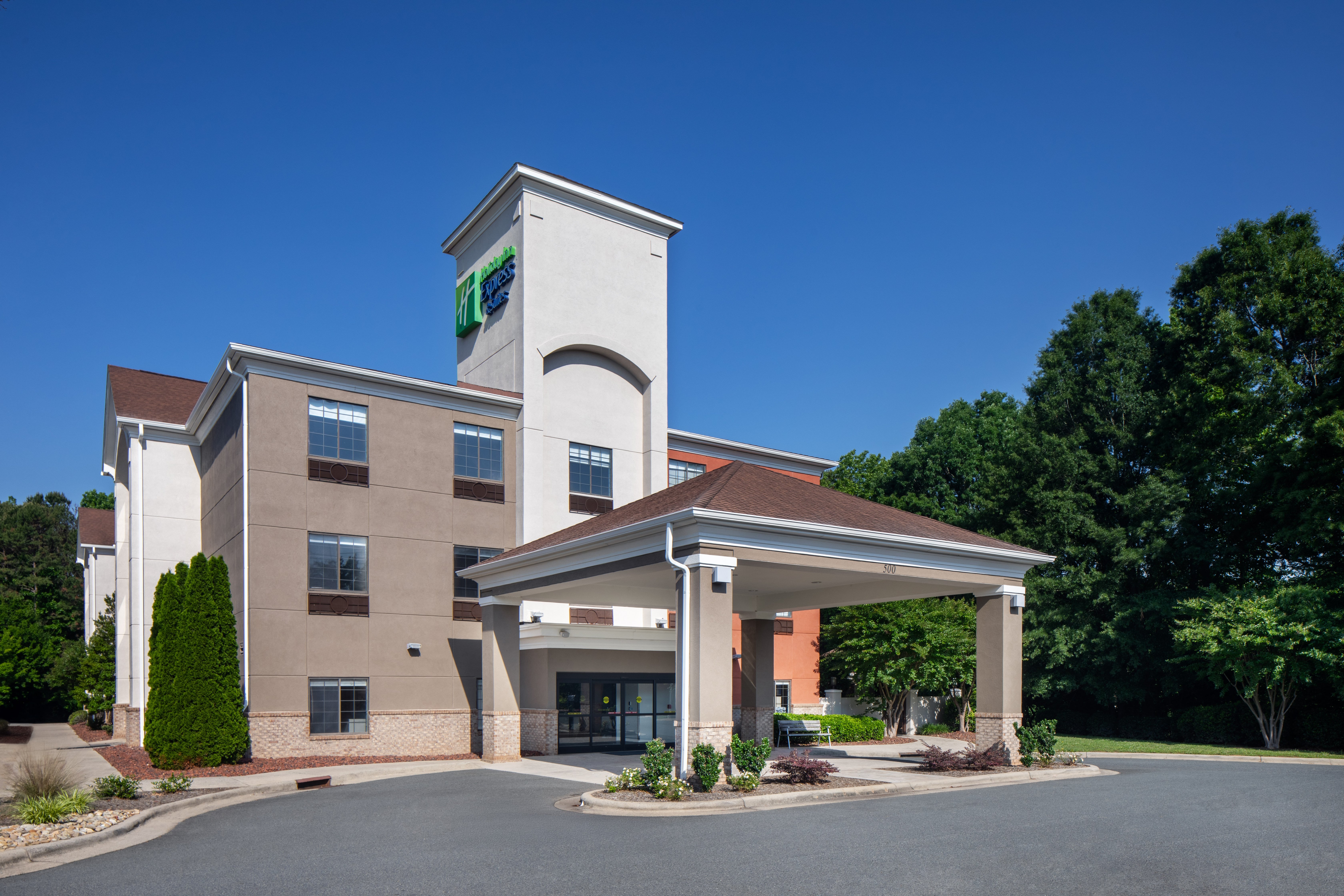 Holiday Inn Express Suites Albemarle 49/51