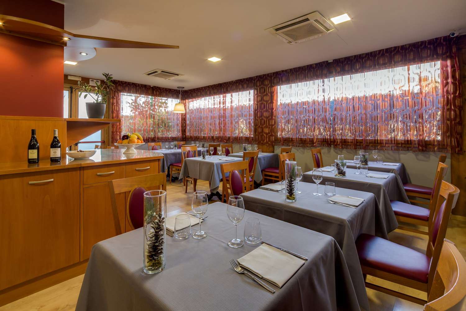 La Villa, Sure Hotel Collection by Best Western 40/76