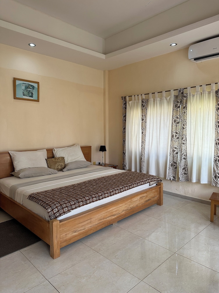 Elmina Bay Resort 10/50