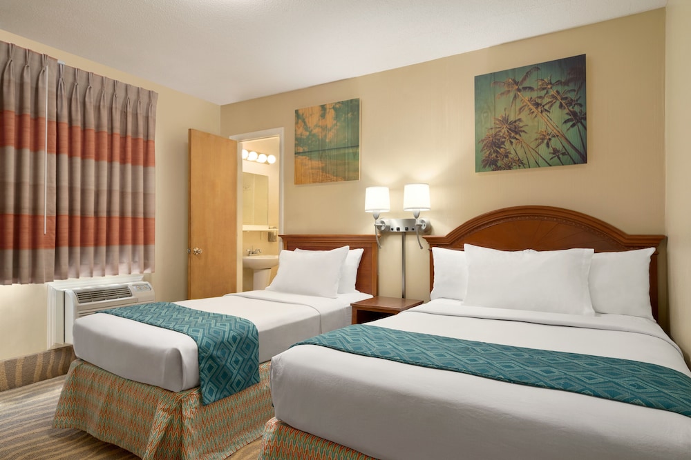 Room, 1 Double and 1 Single Bed, Pool Side