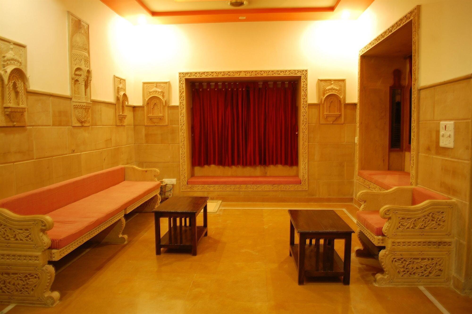 HOTEL RATNAWALI 15/25