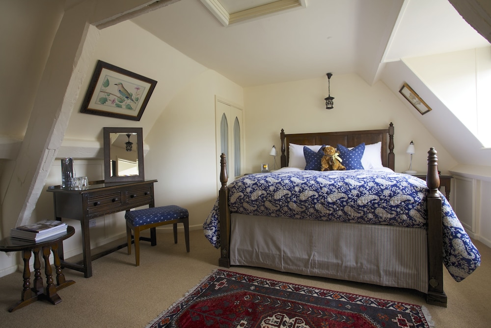 The Manor House 8/66