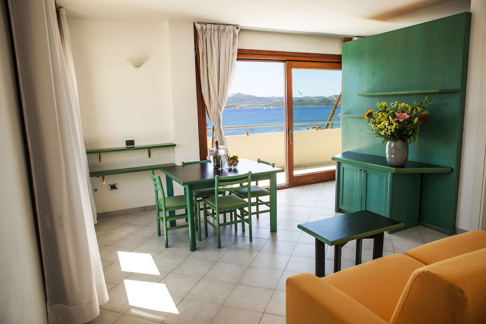 Miralonga Hotel 32/50