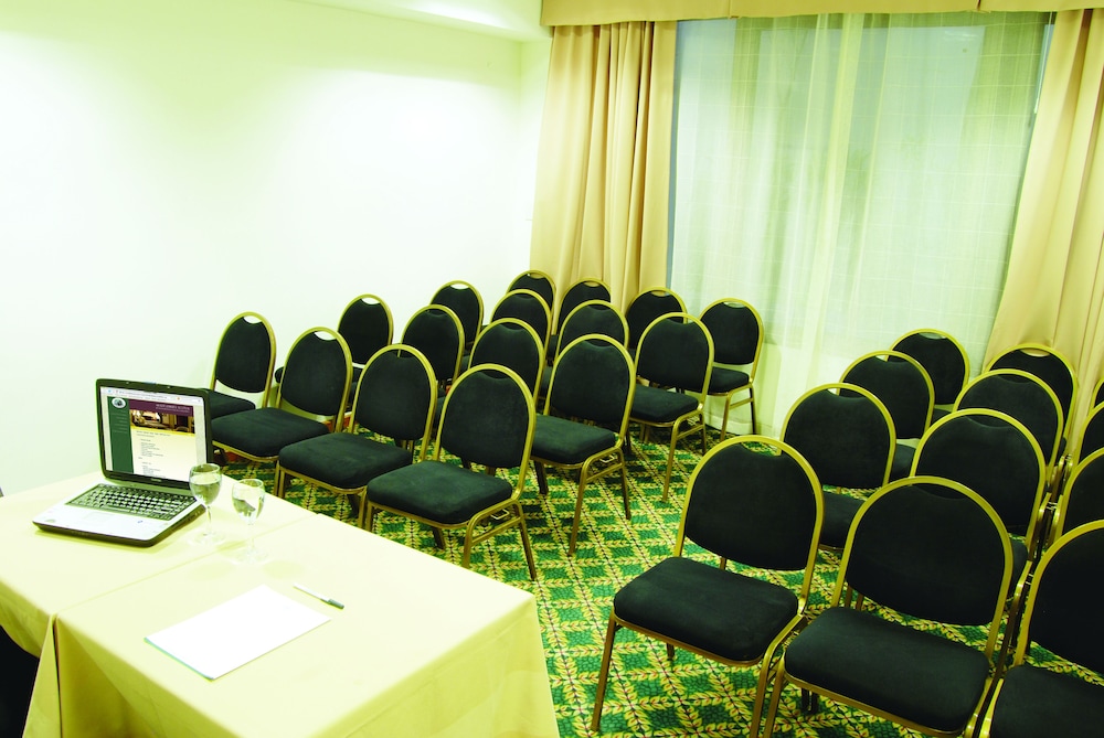 MAYFLOWER SUITES 38/42