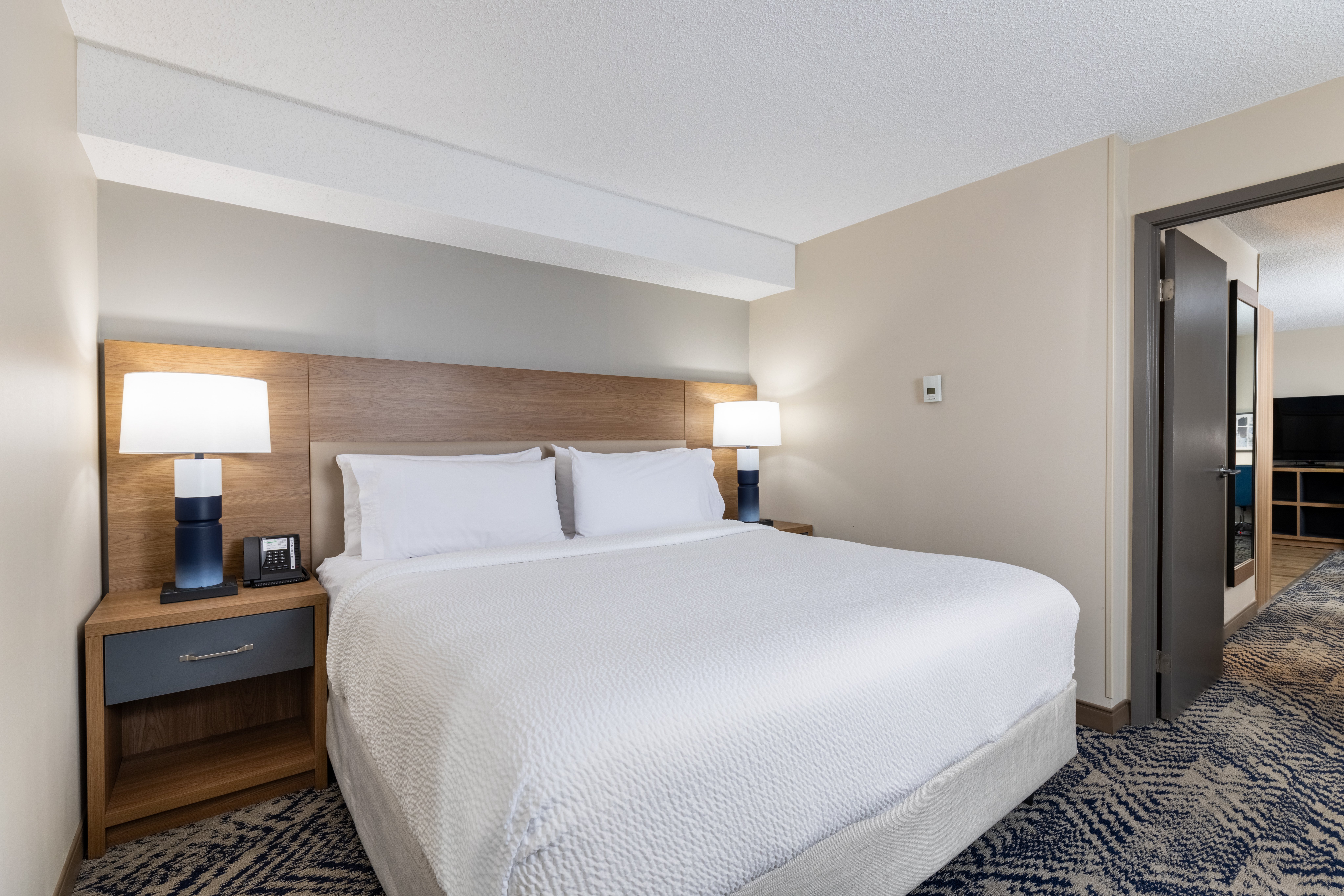 Holiday Inn Hotel And Suites London 9/50