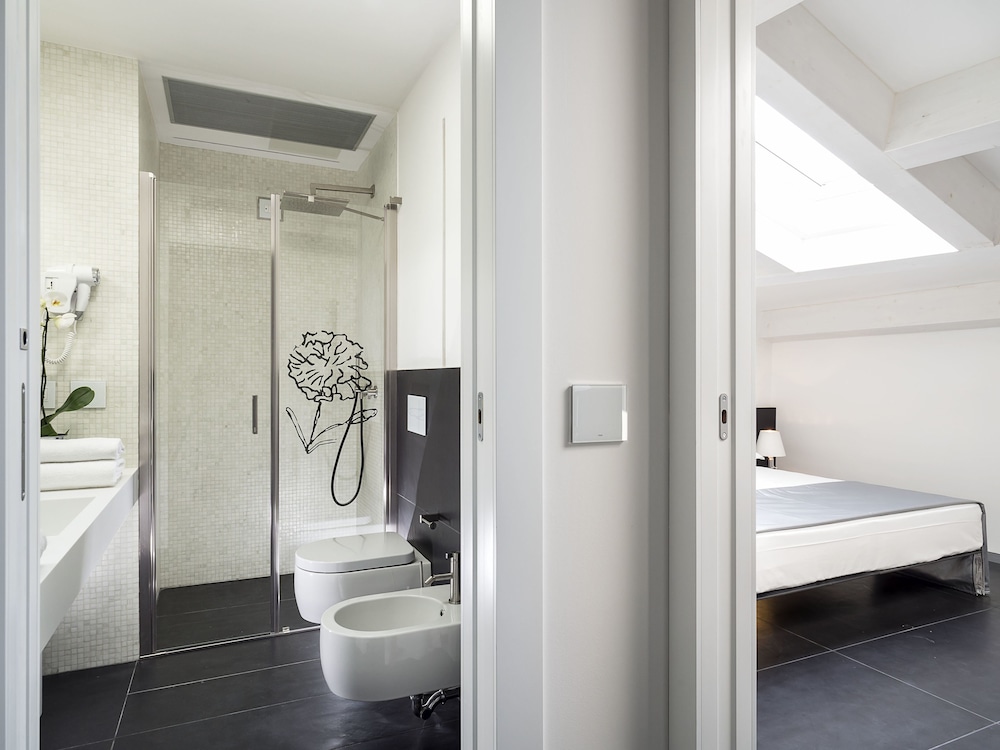 DUOMO SUITES & SPA 9/50