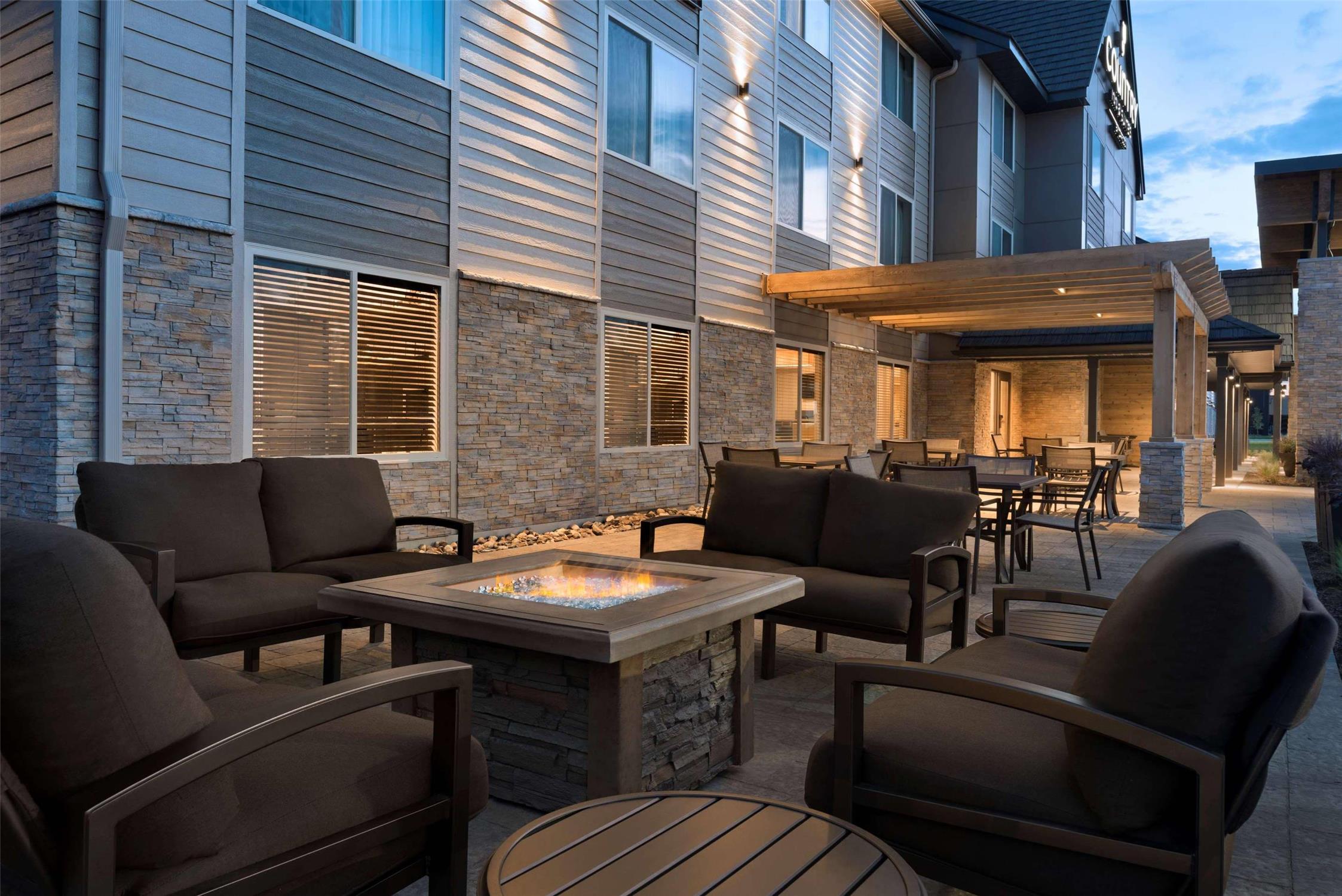 Country Inn and Suites by Radisson St Cloud West MN 4/9
