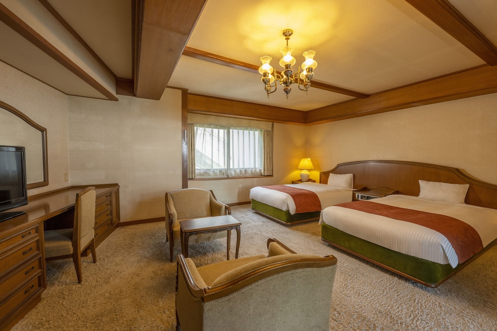 Imperial, Ocean, Suite, 4 Beds, 2 Futon Beds