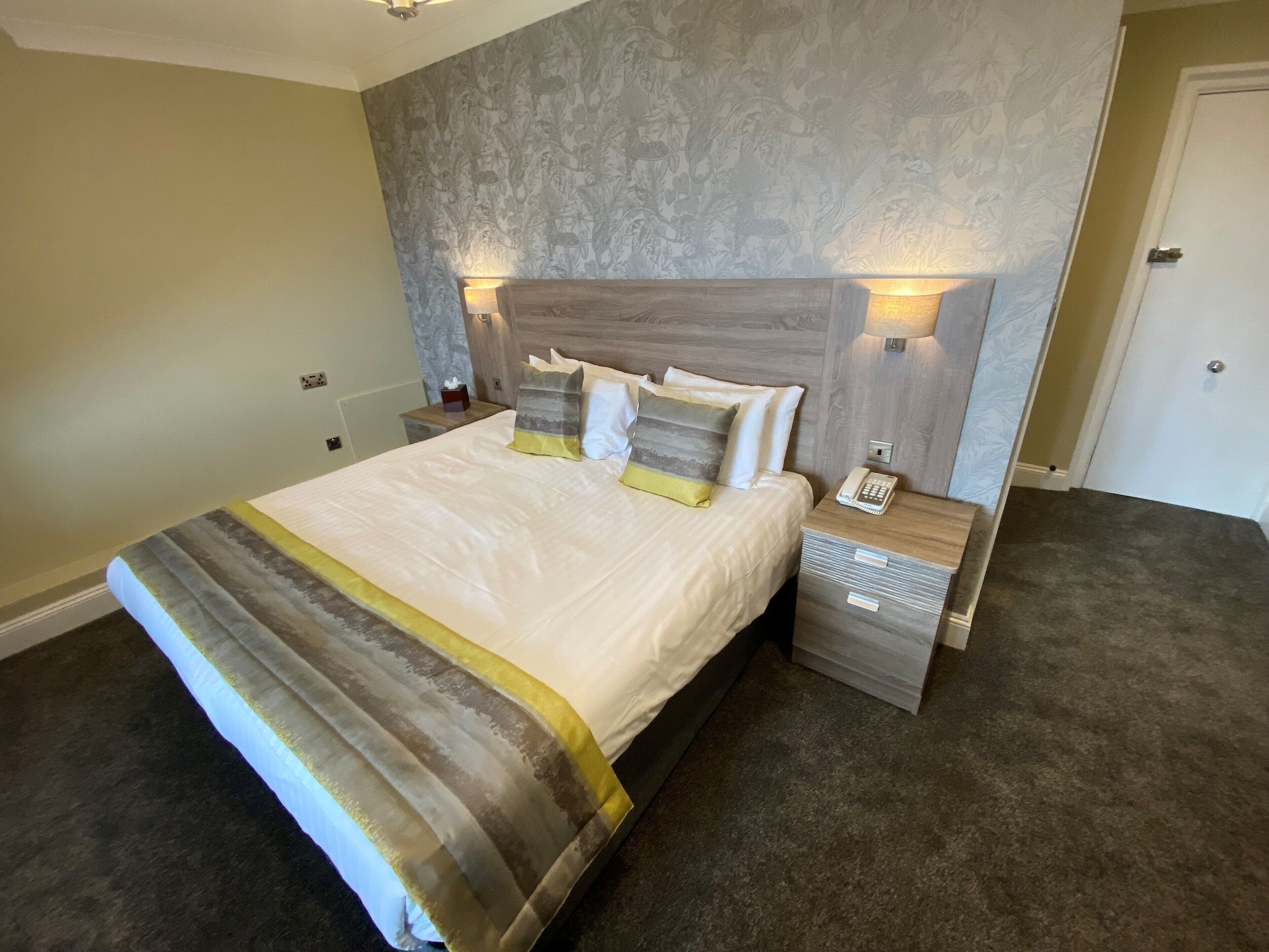 STANDARD, DOUBLE OR TWIN BED