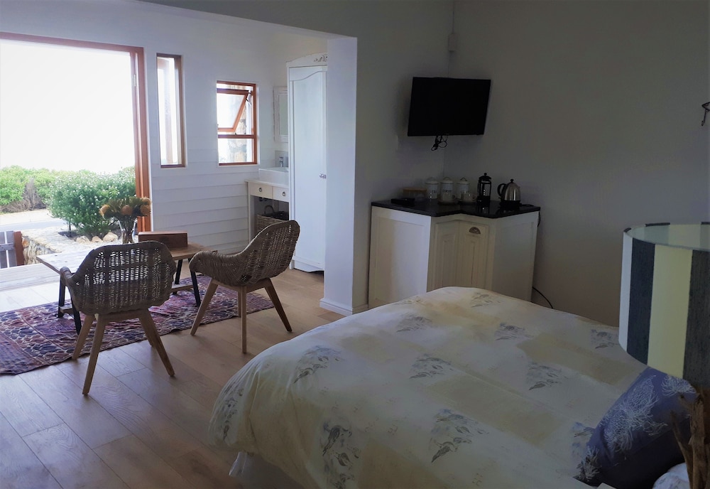 Kleinzee Oceanfront Guesthouse 14/43