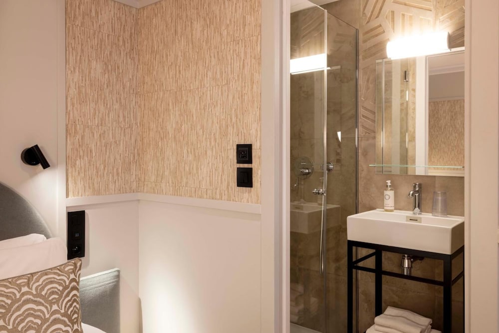 Grand Hotel Leveque 10/72