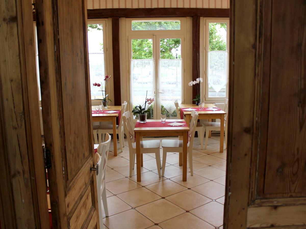 HOTEL LES AUBEPINES 13/15