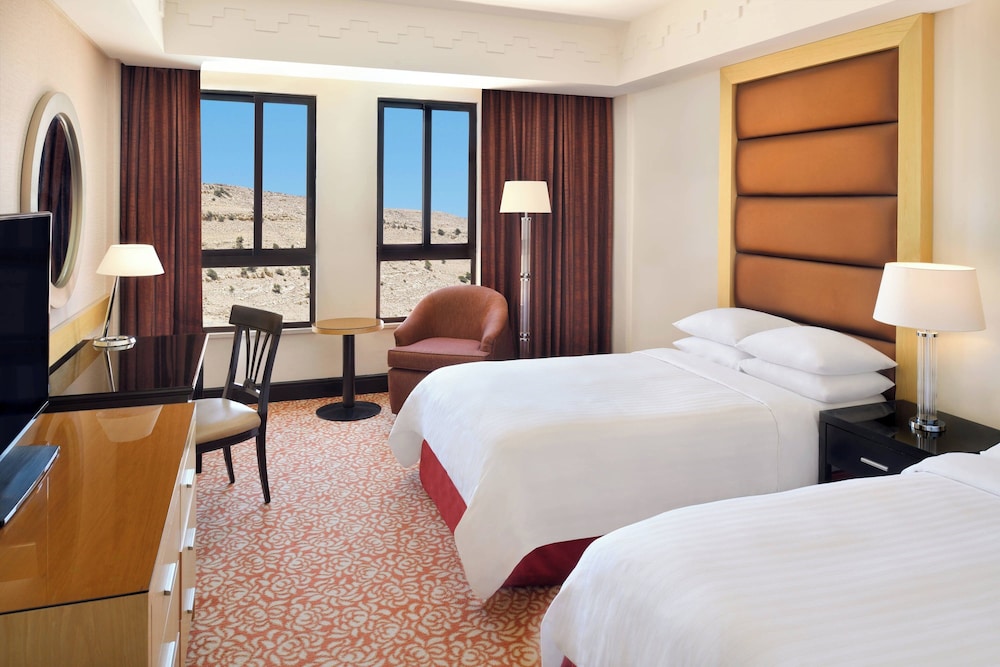 Premium, Twin Beds, Valley View