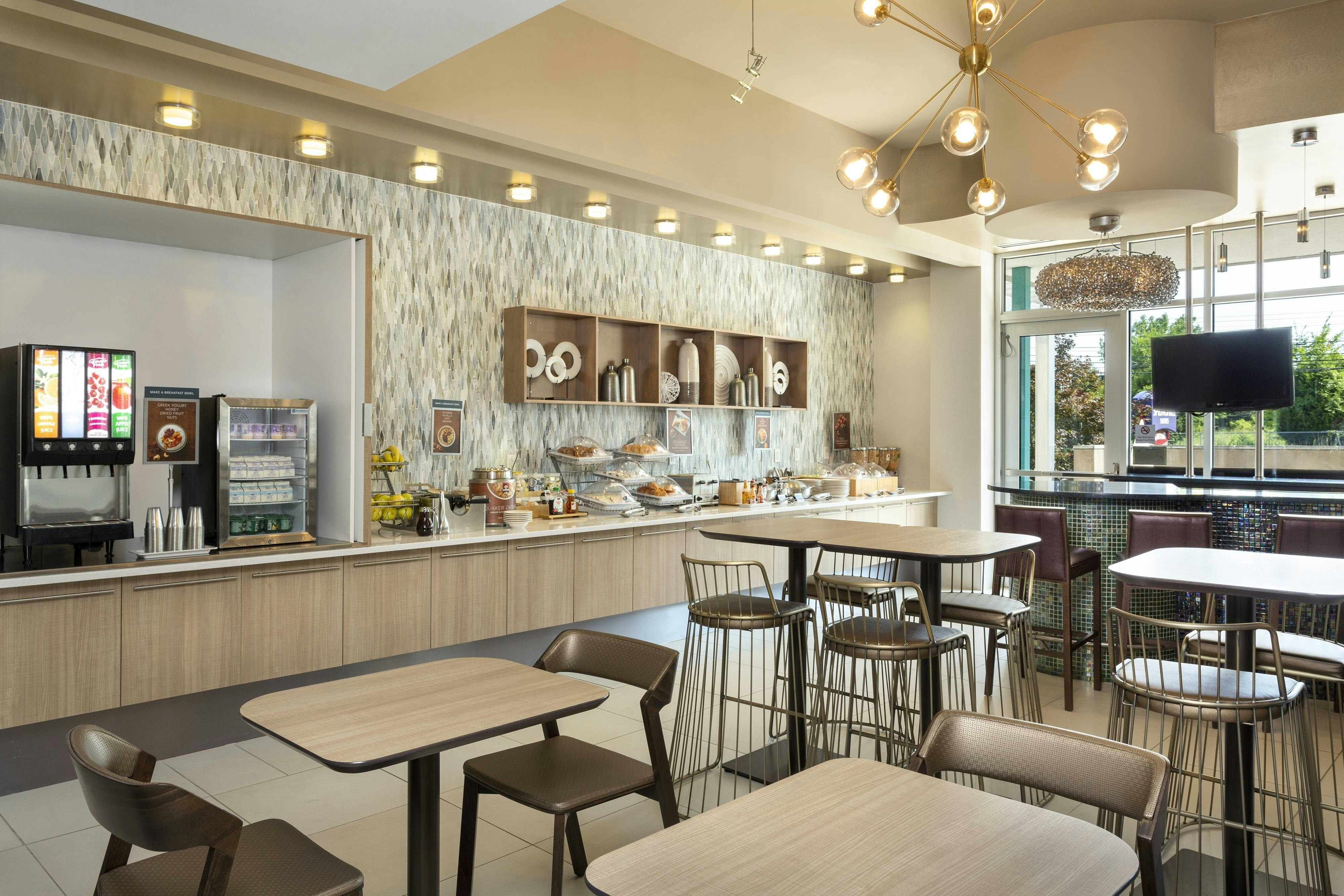 SpringHill Suites Philadelphia Airport/Ridley Park 6/7