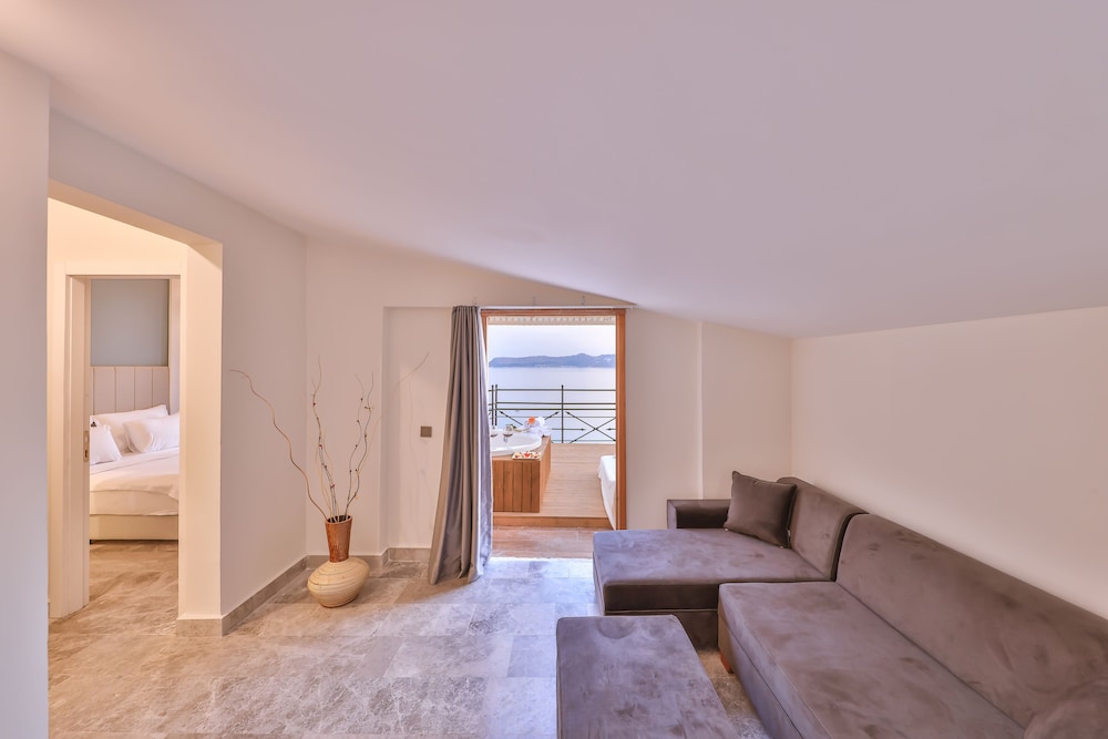 Hera Hotel 47/70