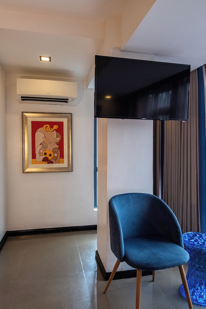 Unwnd Boutique Hotel Makati 55/63