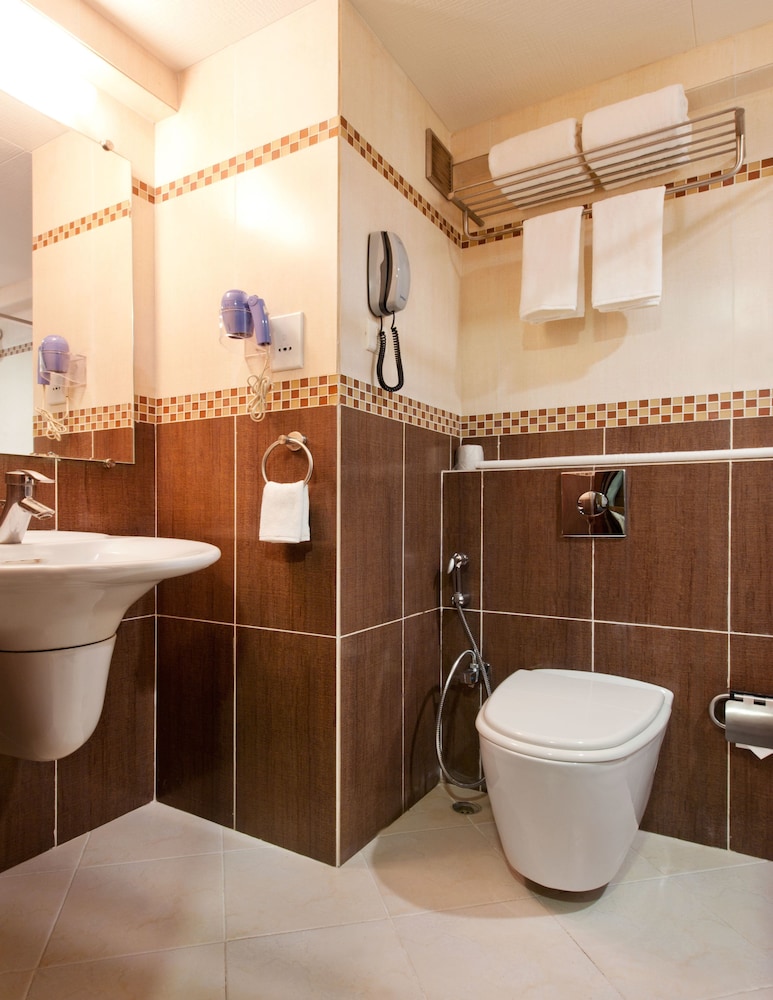 Grand Residency Service Apartment 17/40