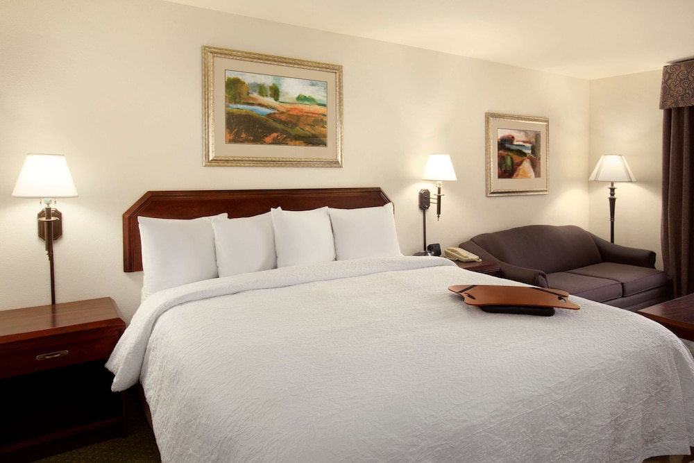 Hampton Inn Suites San Marcos 12/44