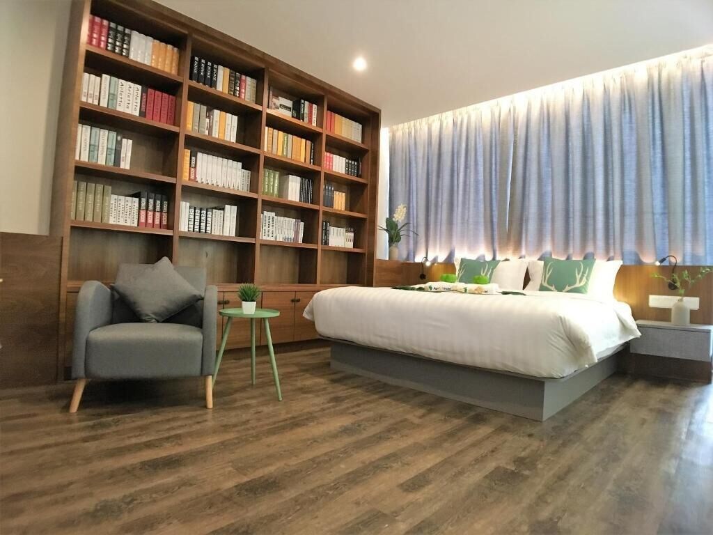 Executive, Studio, Suite, King Bed, Apple Hotel Times Square 2/6