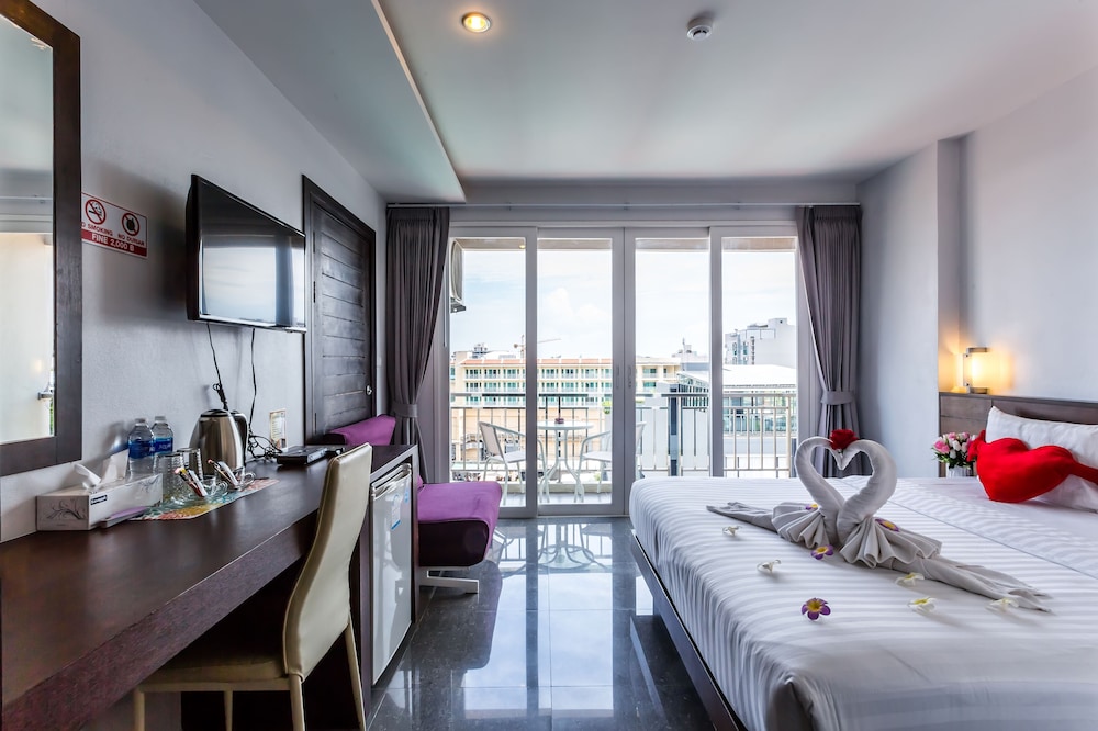 77 Bangla Hotel 16/35