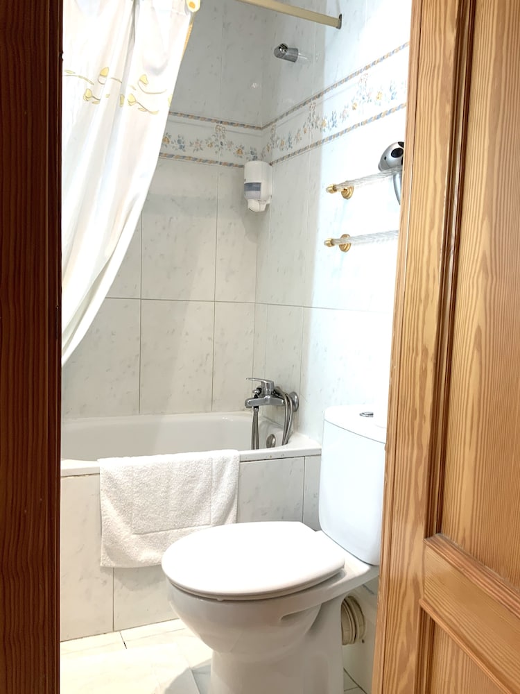 Hostal Luz 11/72