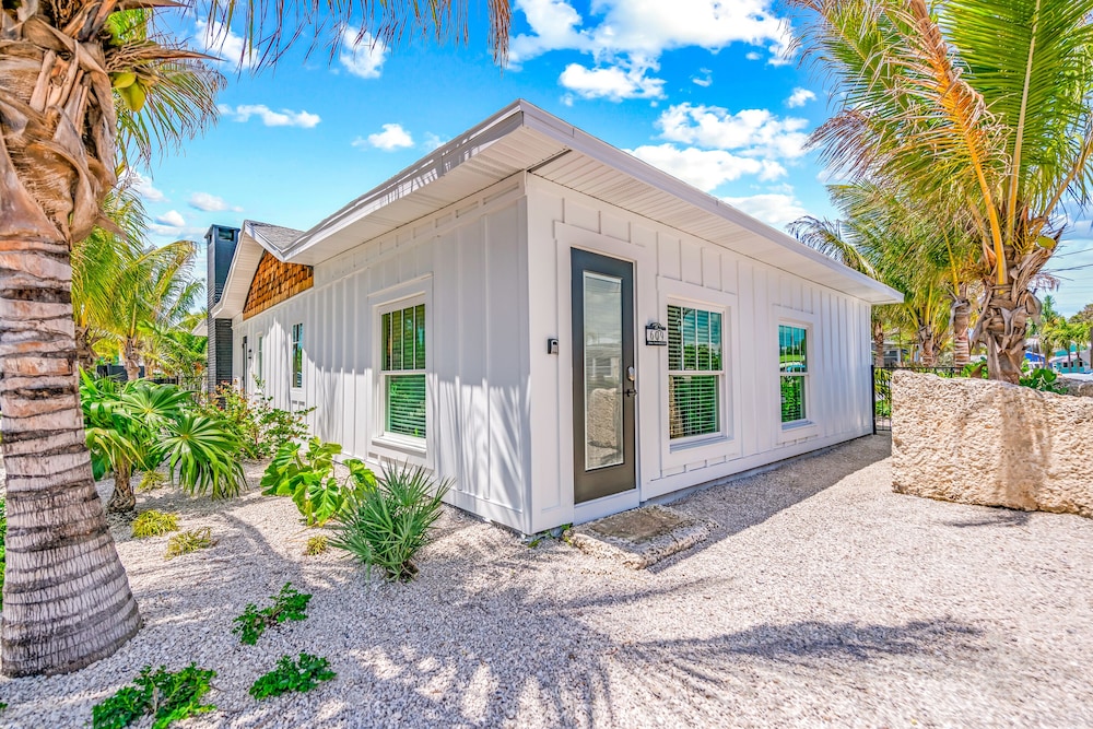 The Pelican Post - Anna Maria Island 3/47