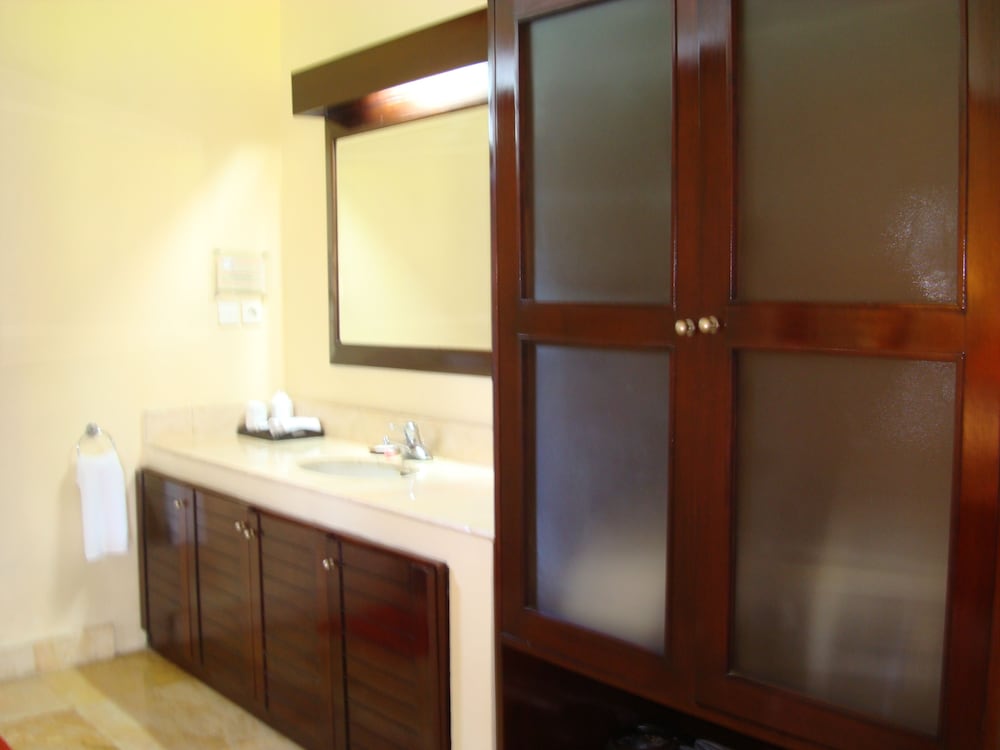 Aniniraka Resort And Spa 62/63