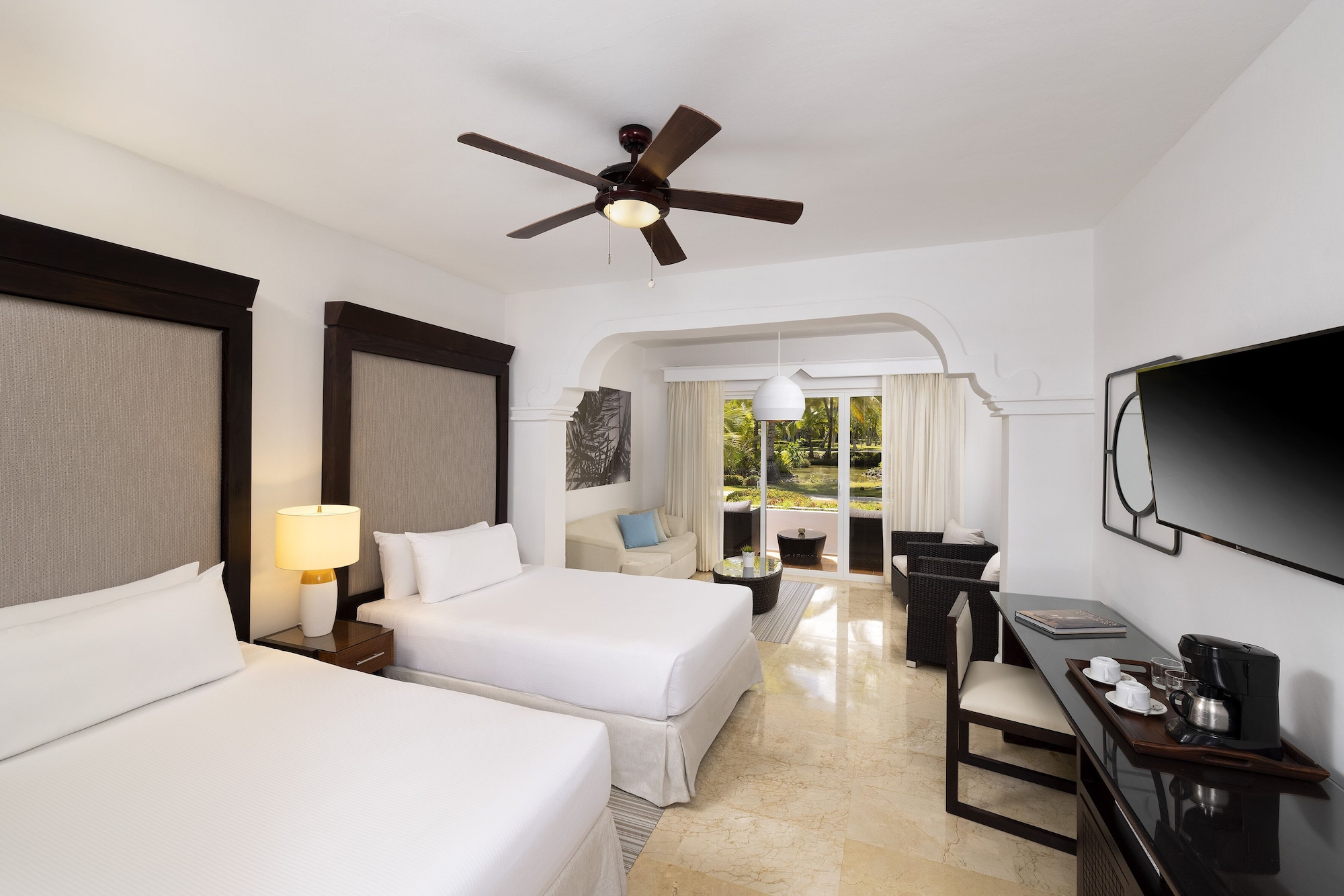 2 Bedrooms, Suite