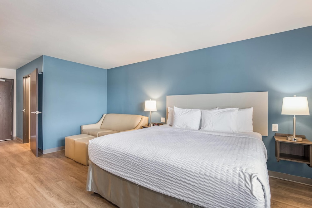 WoodSpring Suites Chicago Midway 17/32