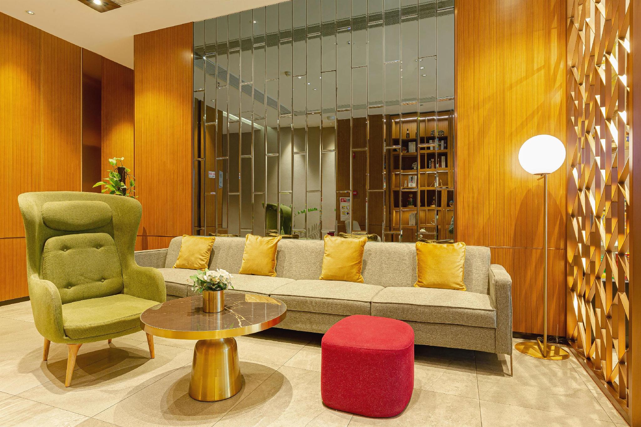 Borrman Hotel (Wuchuan) 36/52