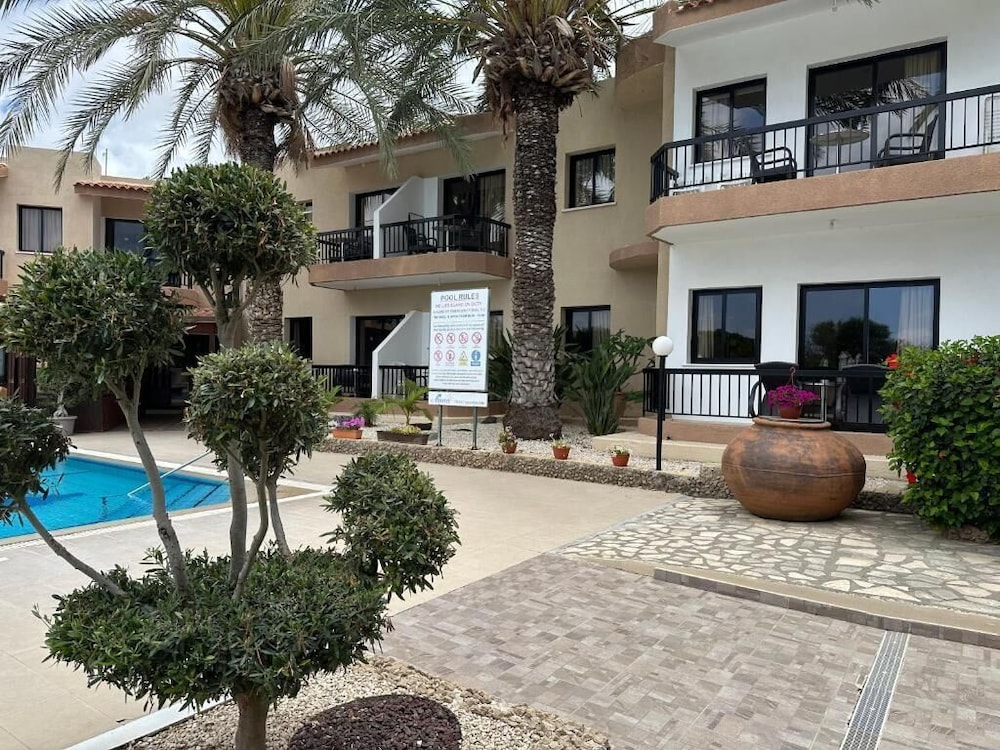 Anna Hotel Apartments 4/69