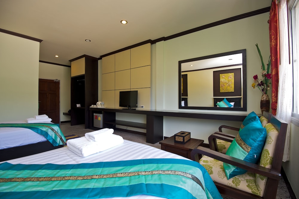 Lotus Paradise Resort 23/77