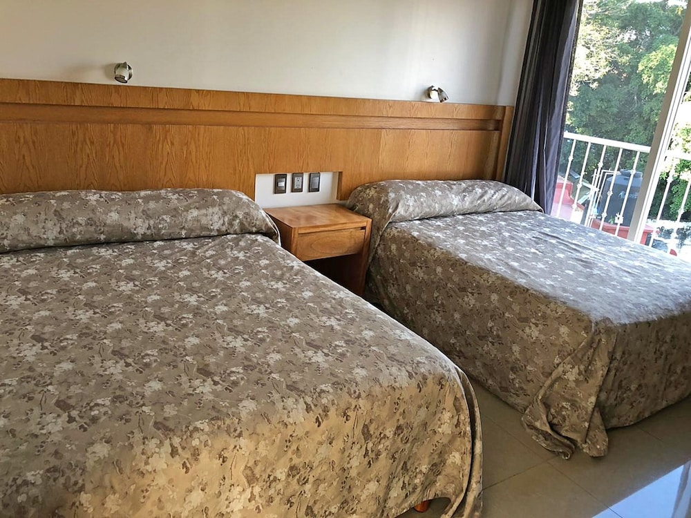 Hotel Rúa 16/50