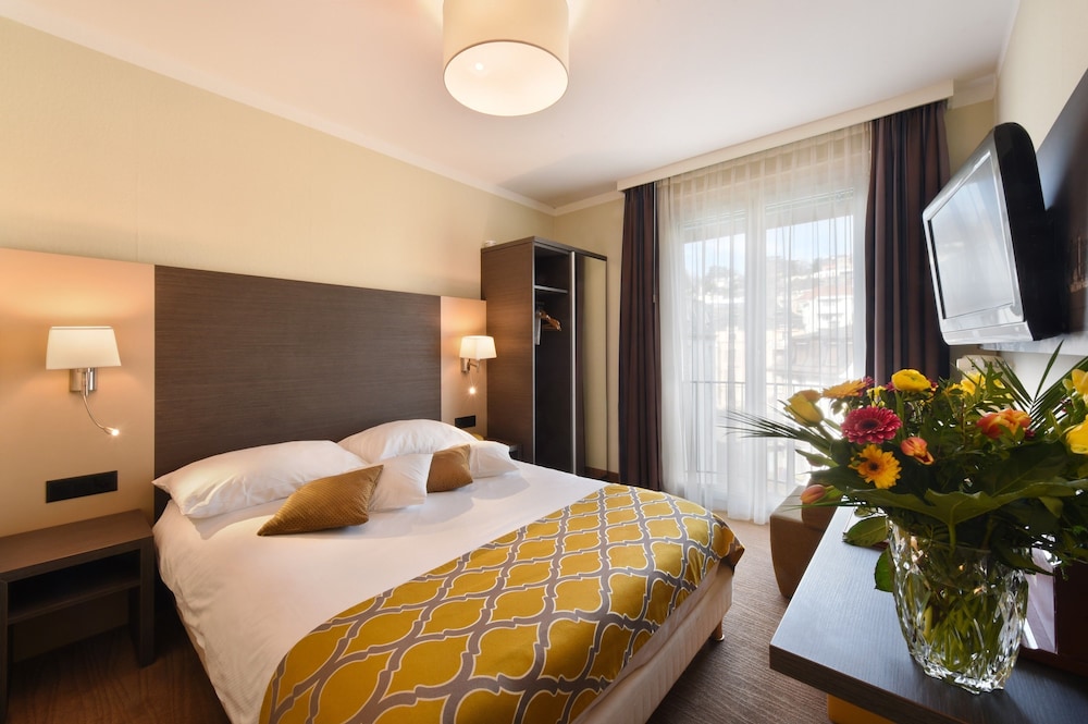 Bellerive Hotel 12/50