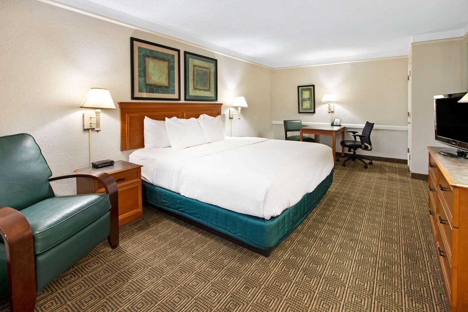 La Quinta Inn by Wyndham Albuquerque Airport 7/33