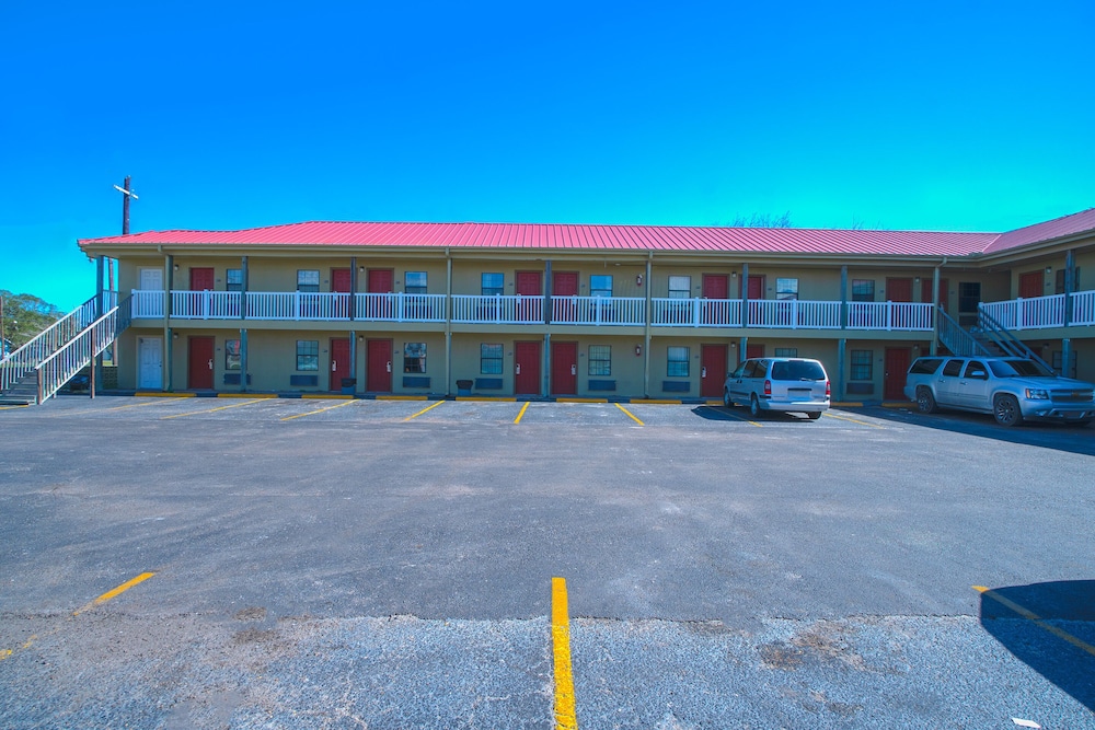 Days Inn by Wyndham Aransas Pass 1/50