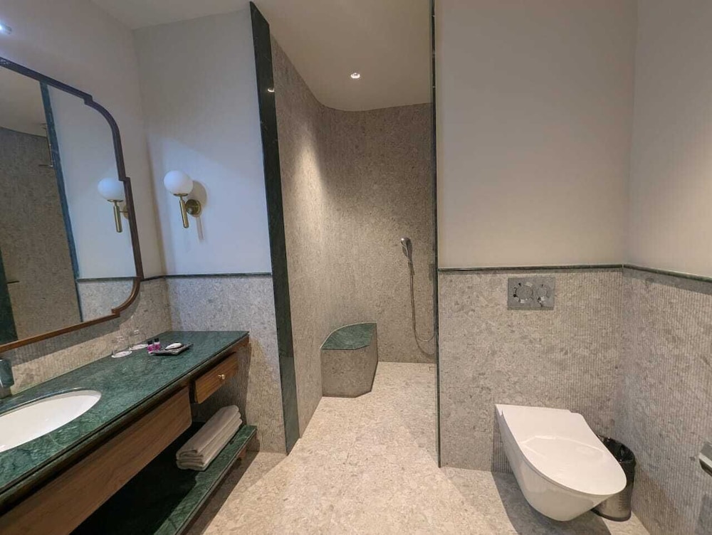 Regenta Resort Vanya Mahal 46/49