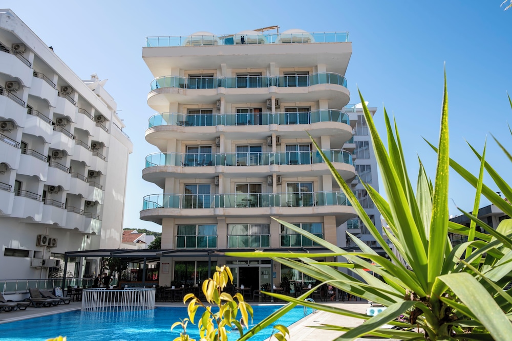 Alkan Hotel 8/50