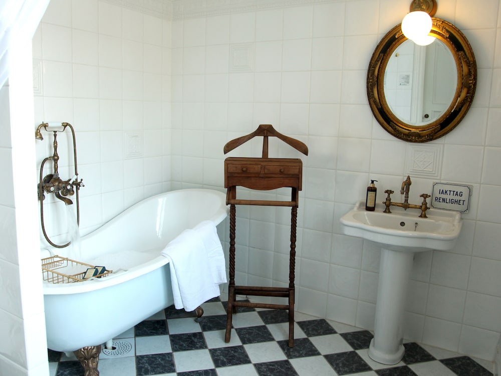 Sodertuna Slott 18/42