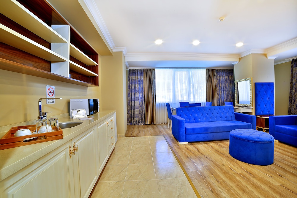 The Hera Premium Hotels 2/49