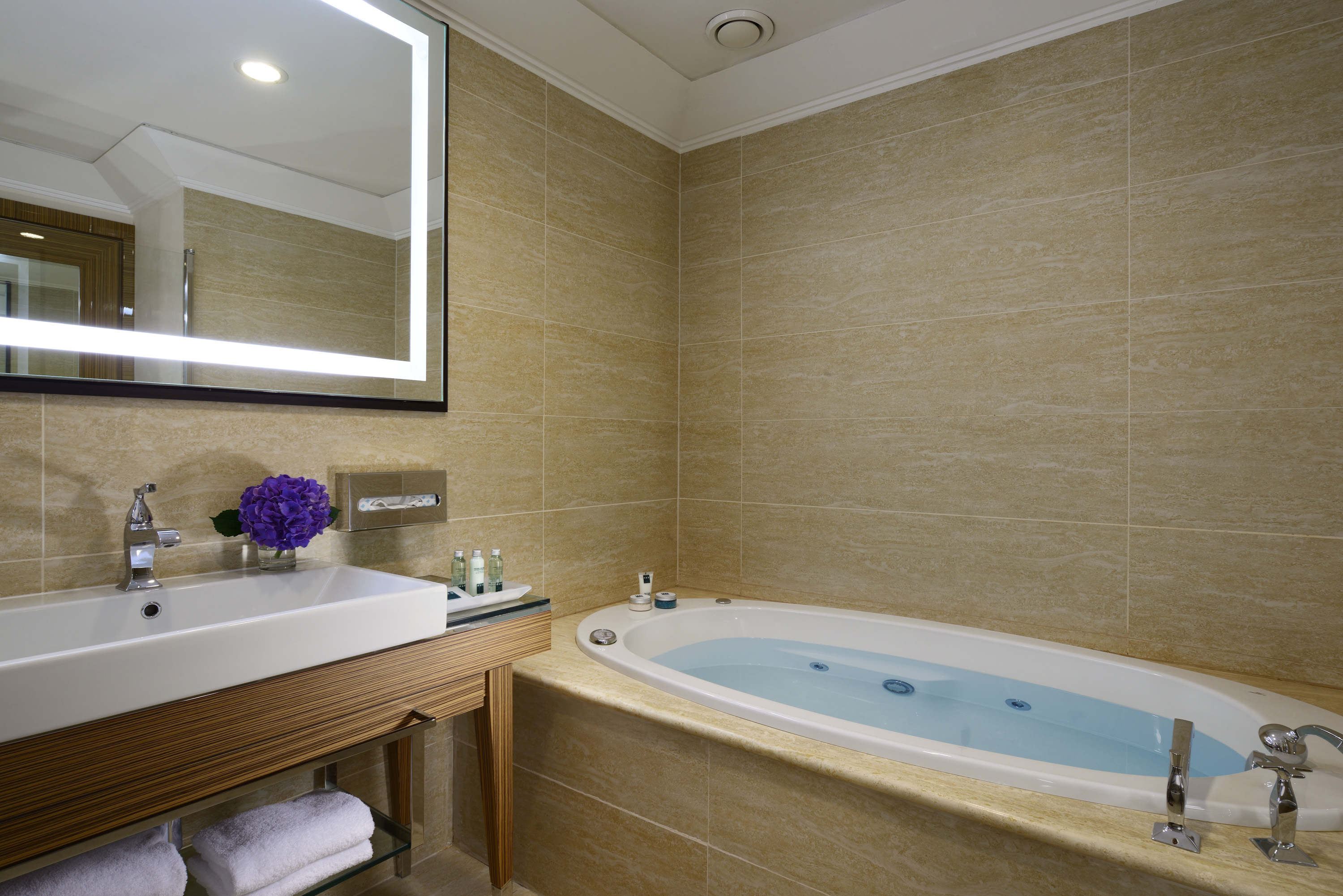 Suite, UNAHOTELS Deco Roma 7/7
