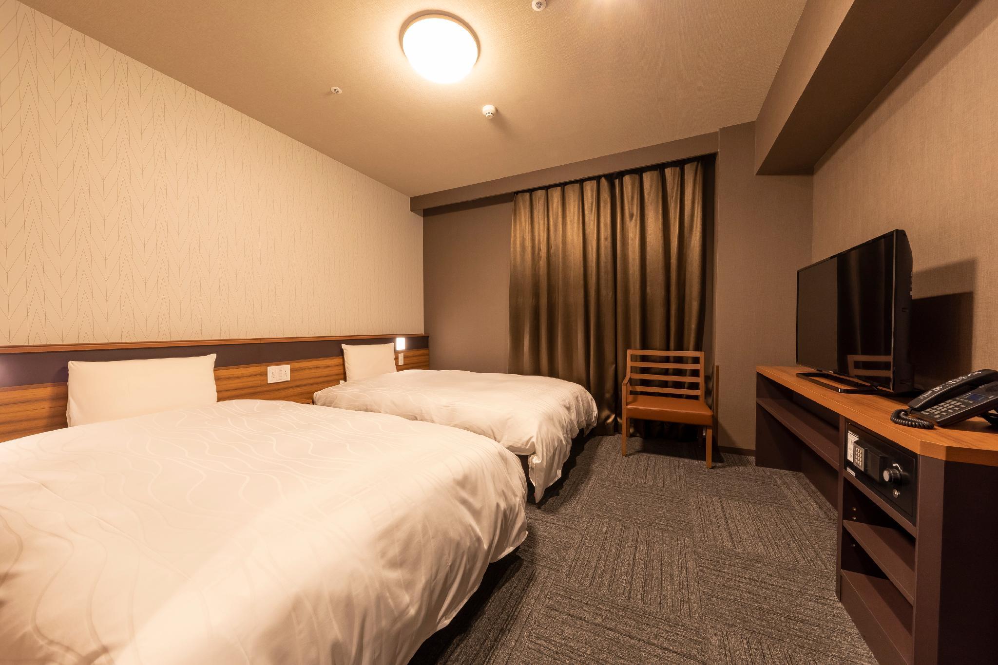 Semi Room, 2 Semi Double Beds