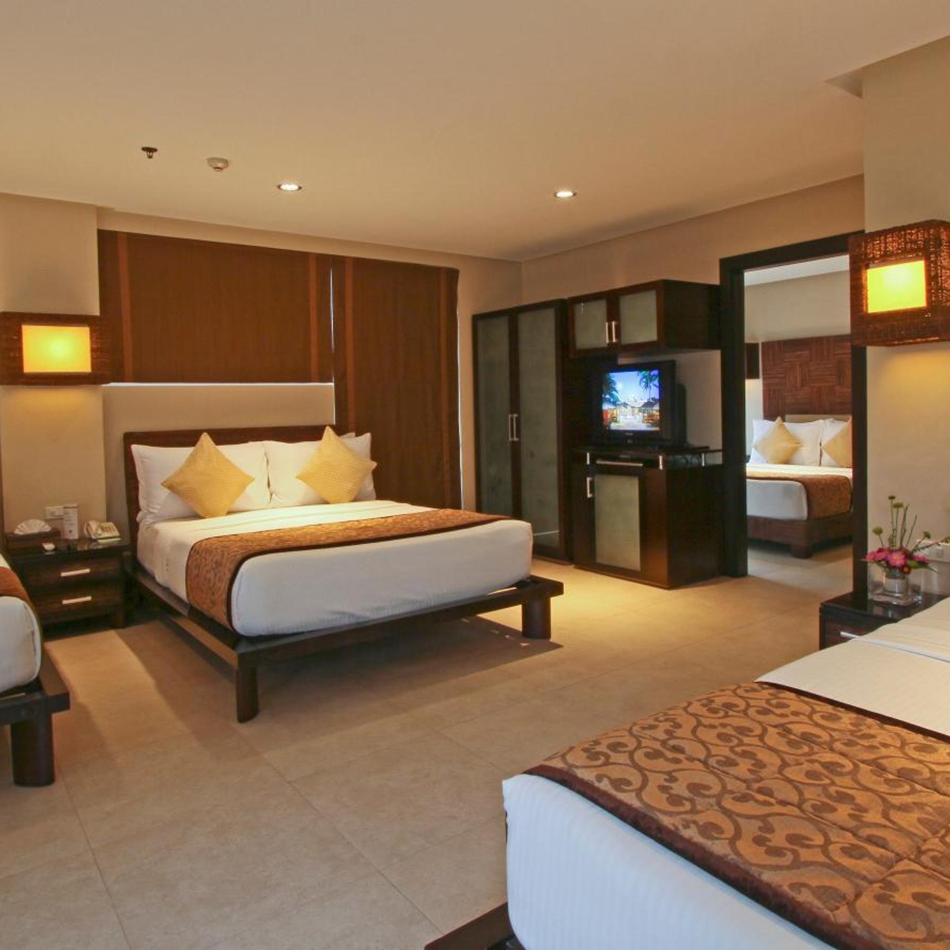 Grand, Family, Suite, Pool Access