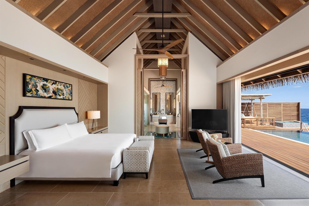 2 Bedrooms, Overwater, Villa, 1 King and 2 Queen Beds, with Pool