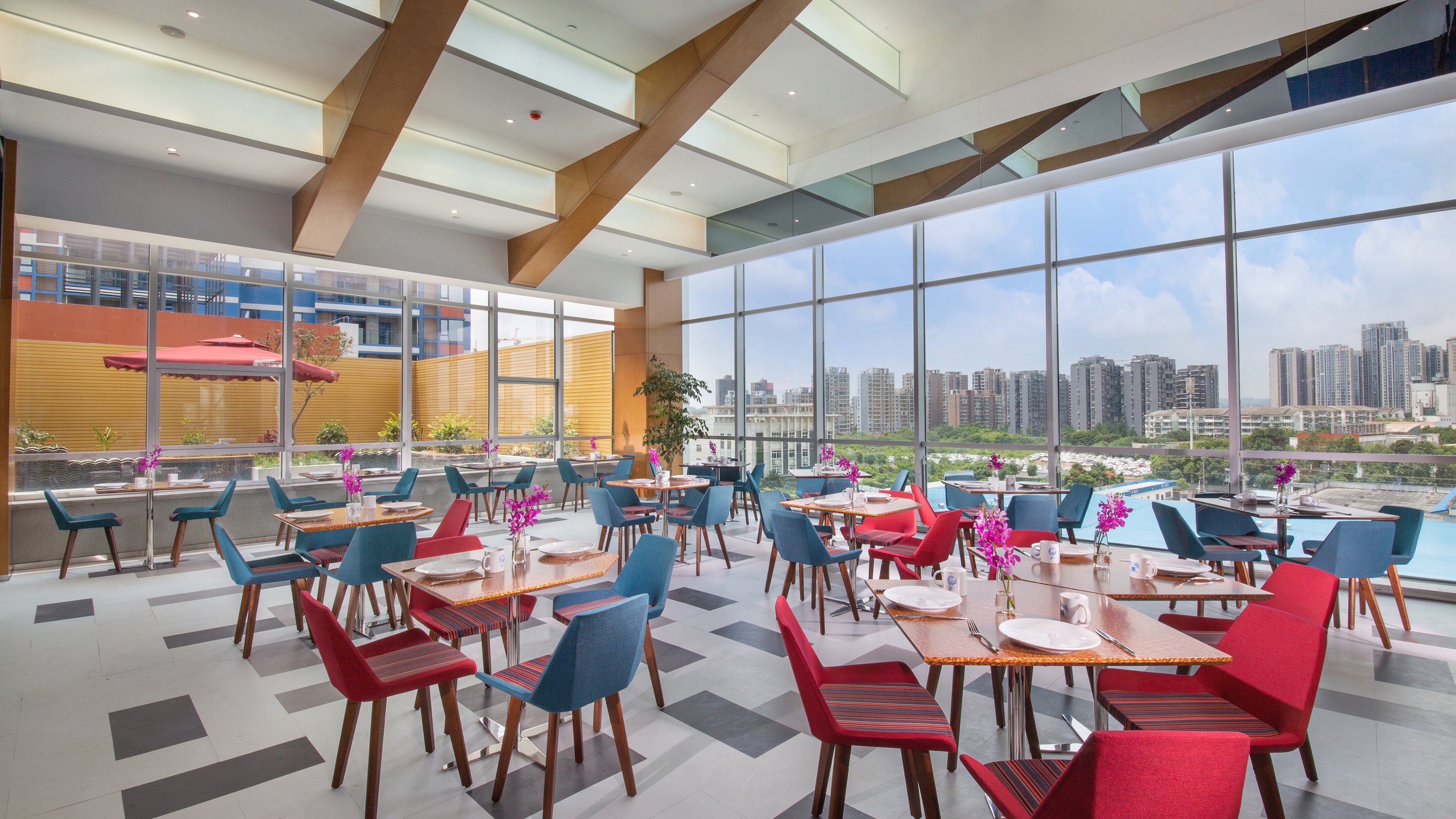 HOLIDAY INN EXPRESS MIANYANG HIGH-TECH ZONE 32/48